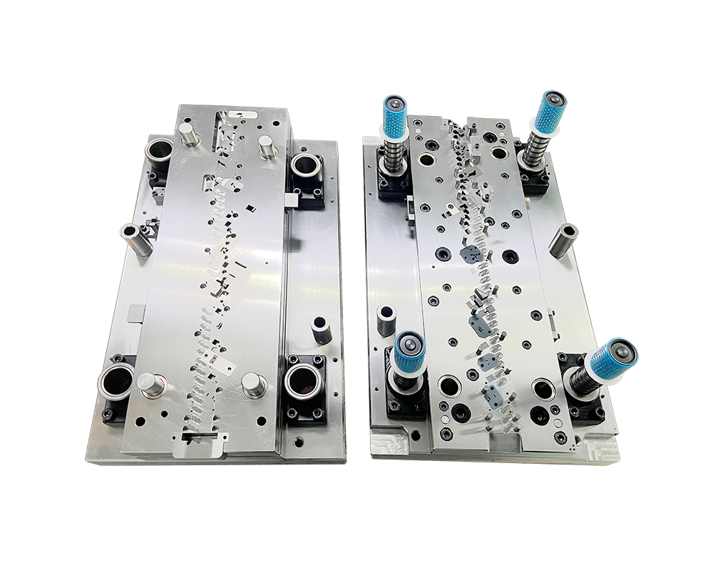 Hardware mold