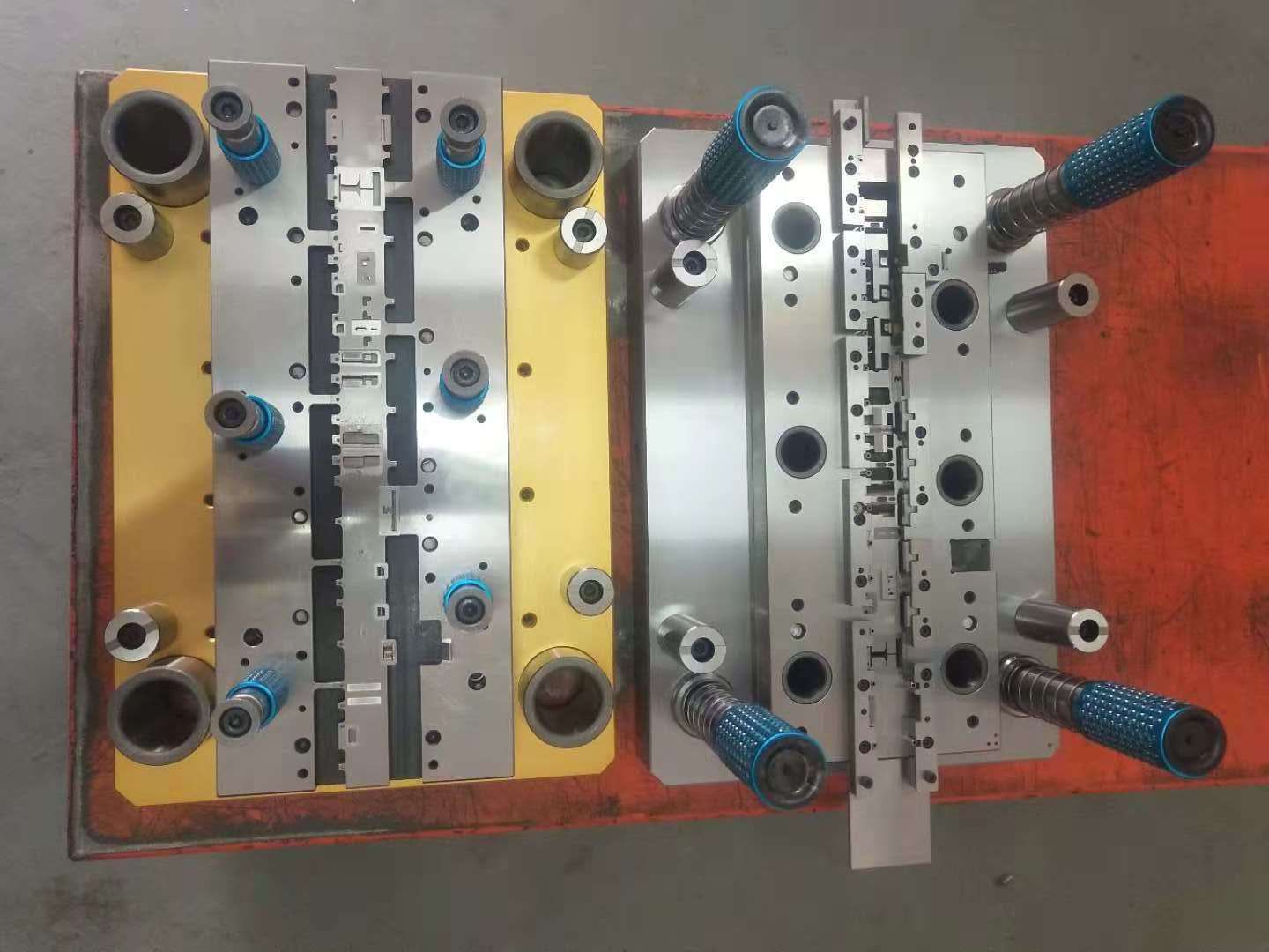 Hardware mold